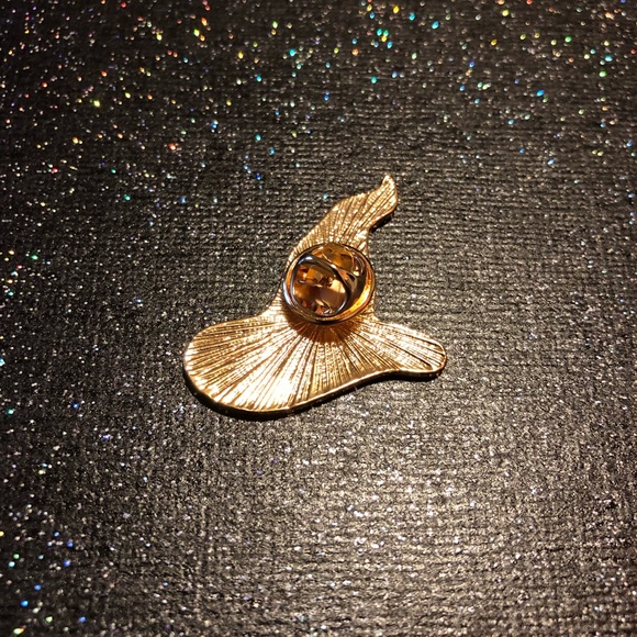 Wizard In Training Pin - Picture 3 of 3